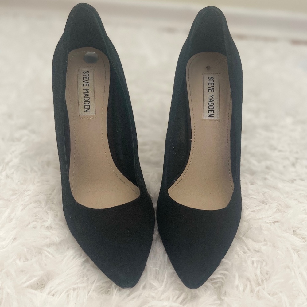 Steve Madden - classic black pump